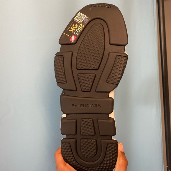 MEN'S SPEED RECYCLED KNIT GRAFFITI SNEAKER IN BLACK/WHITE - Picture 2 of 4